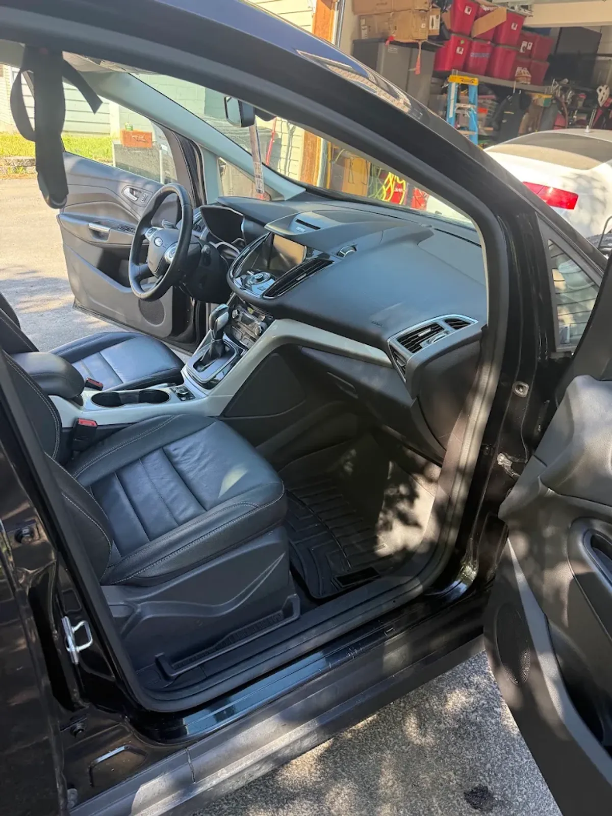 Detailed leather front seats and dashboard